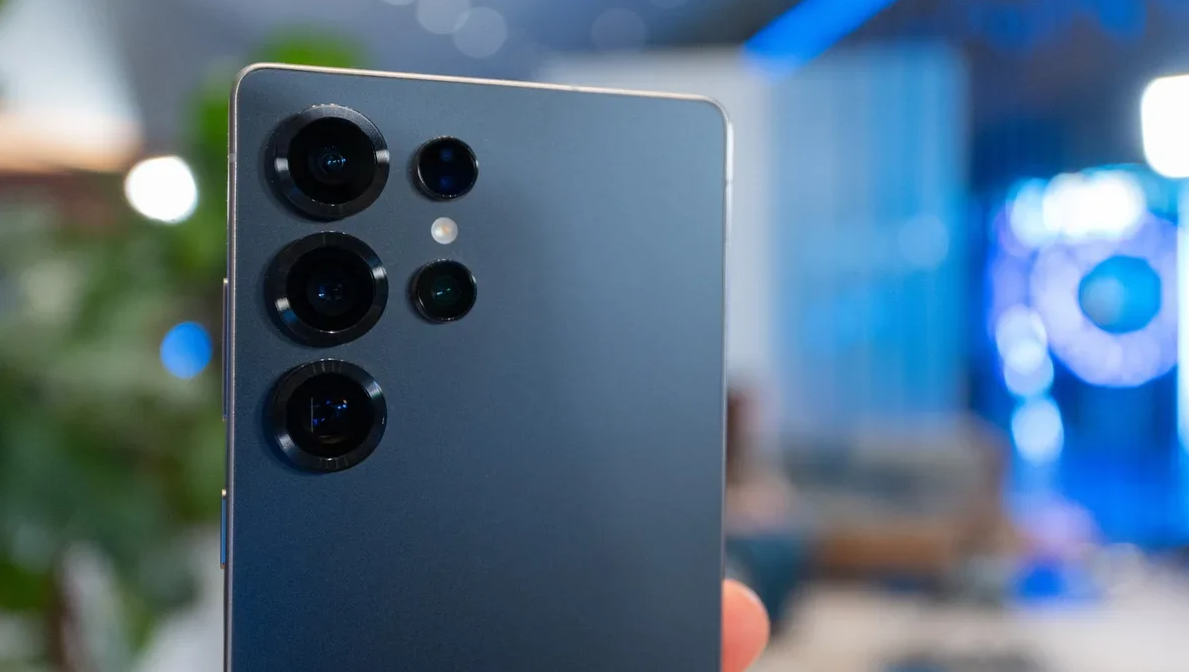 Top-10-yeu-to-quan-trong-khi-mua-smartphone-annotation-2025-11-26-144808-1764152747-391-width1189height672